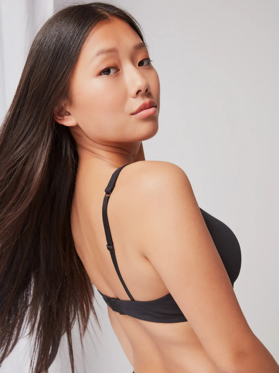 Sujetador triangular sin aro y foam extraíble