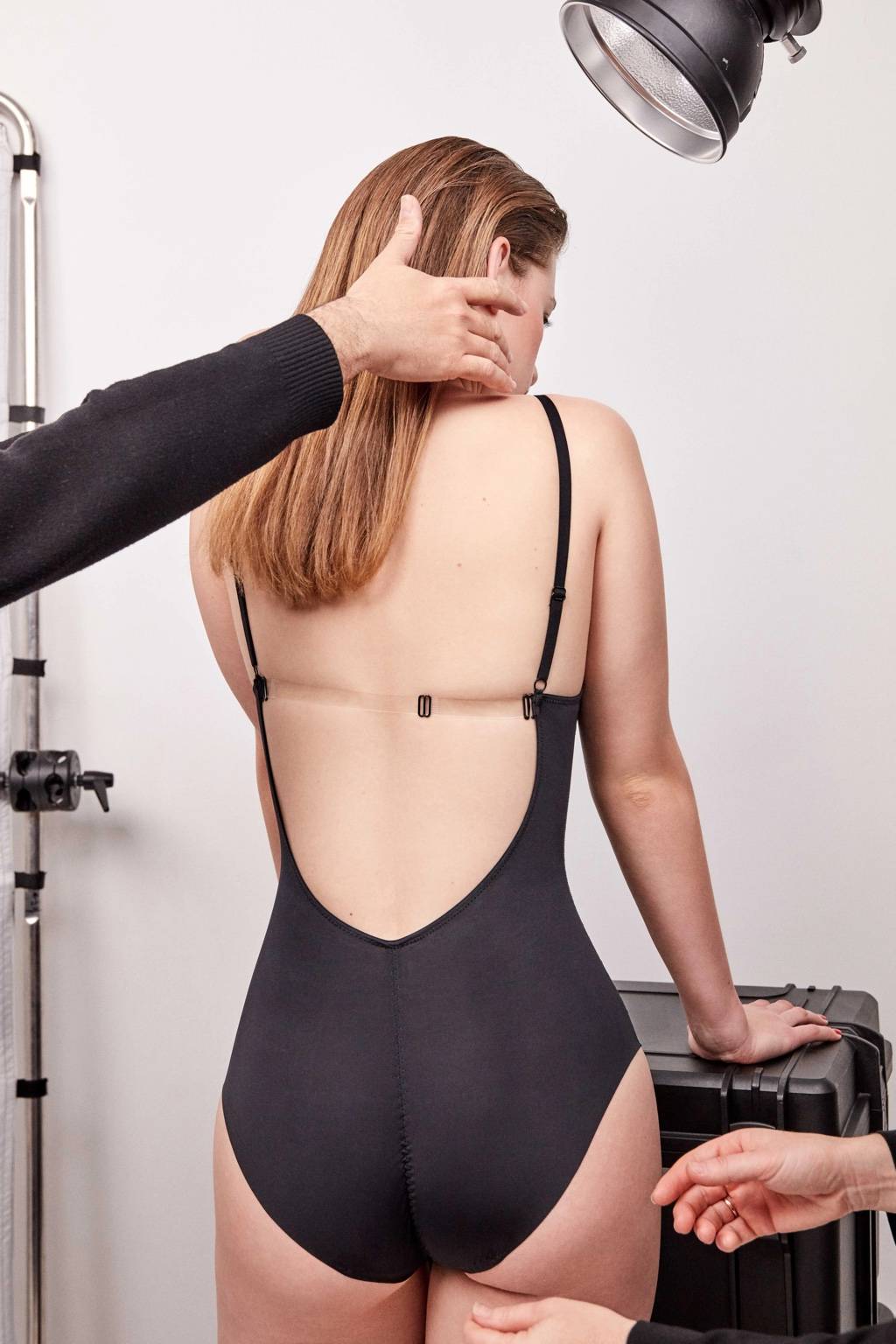 Body moldeador efecto tanga, con aro y espalda libre, de microfibra
Gisela