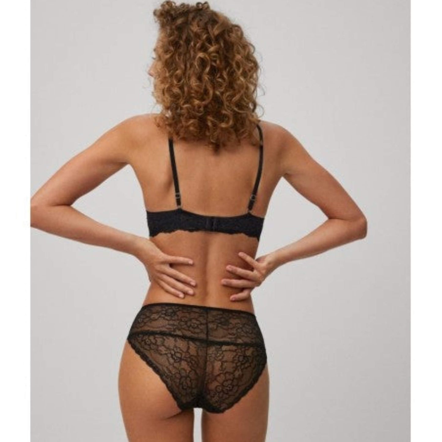 Braguita encaje negro cintura alta – Elegante y sensual