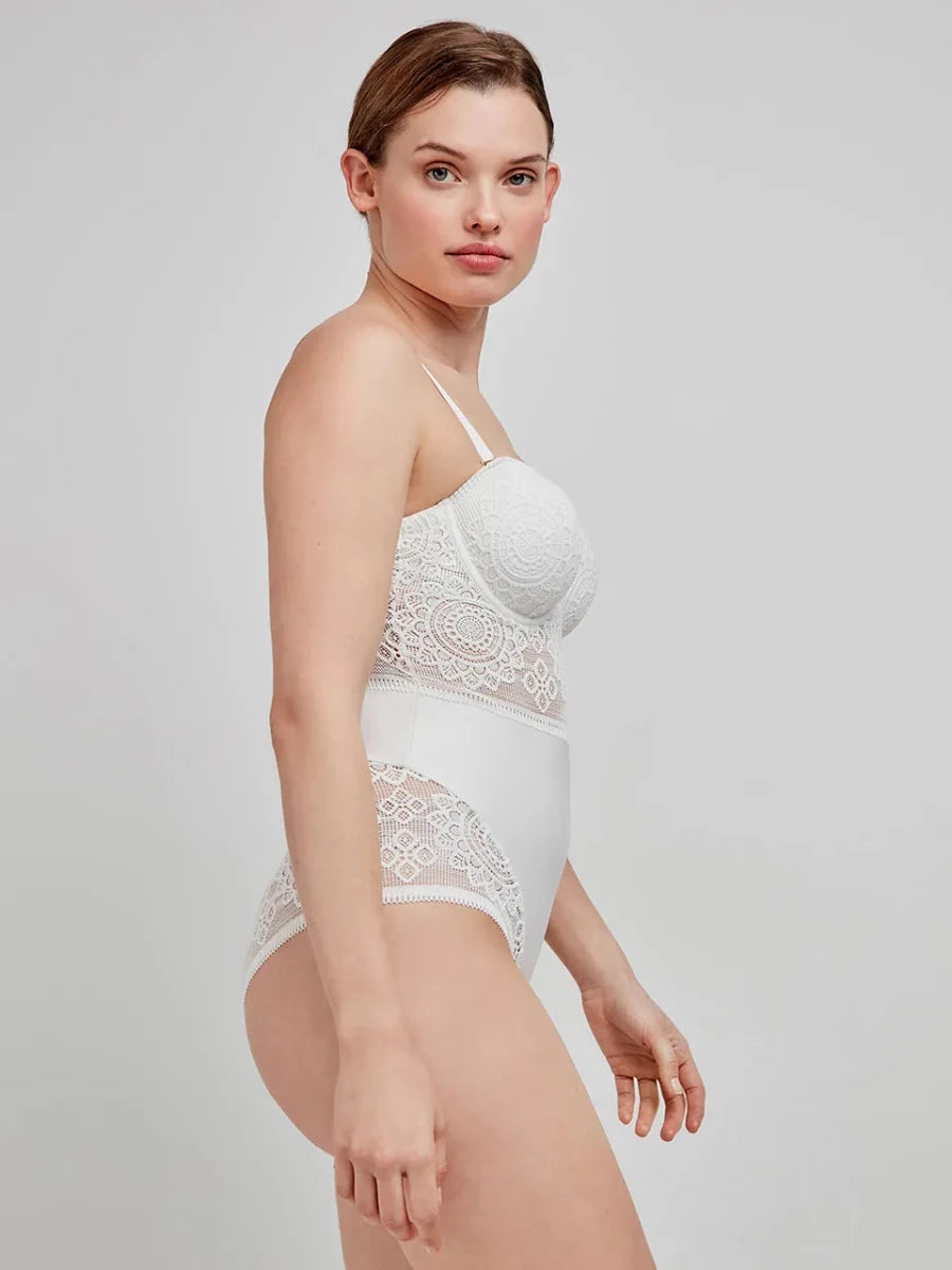 Body desmontable in and out de encaje tipo crochet en copas B - Athenea y Laia Market