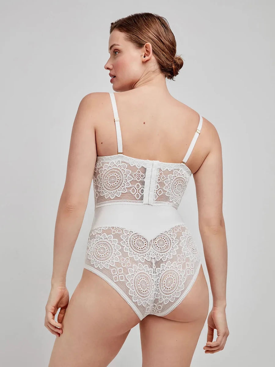 Body desmontable in and out de encaje tipo crochet en copas B - Athenea y Laia Market