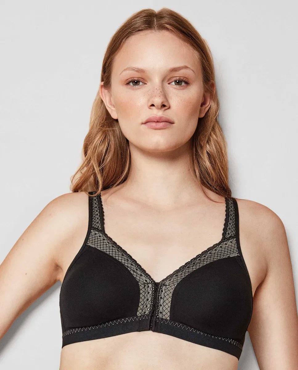 Sujetador postquirurgico en colaboración con AECC - Athenea y Laia Market